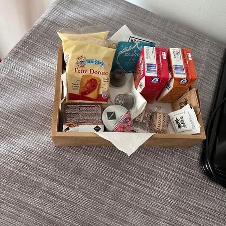 29 Cav Apartments ボッラーテ エクステリア 写真