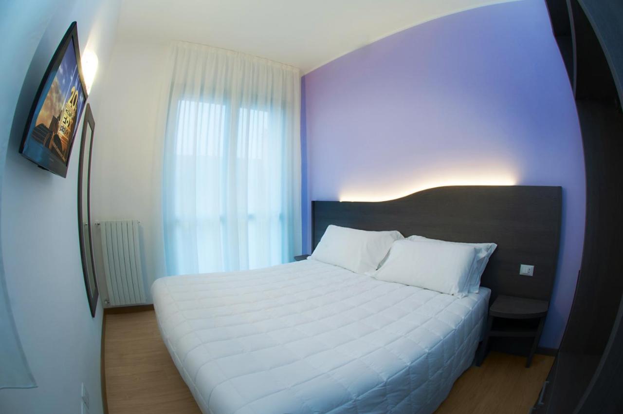 29 Cav Apartments ボッラーテ エクステリア 写真