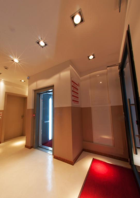 29 Cav Apartments ボッラーテ エクステリア 写真